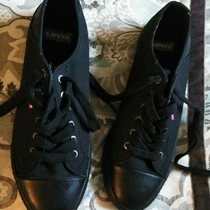 Levi Sneakers